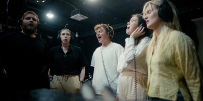 Громко и честно